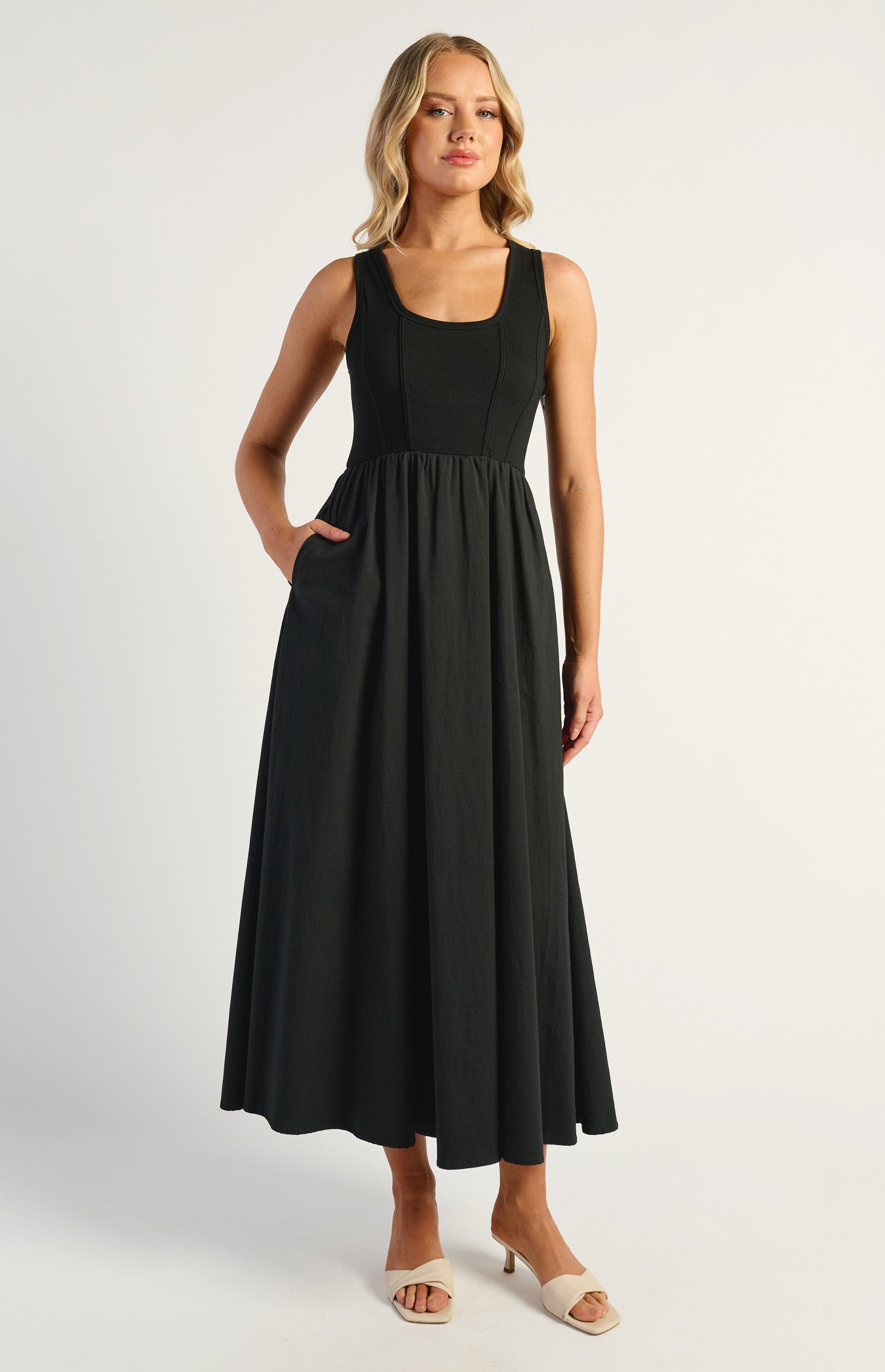 Monique Contrast Dress Black